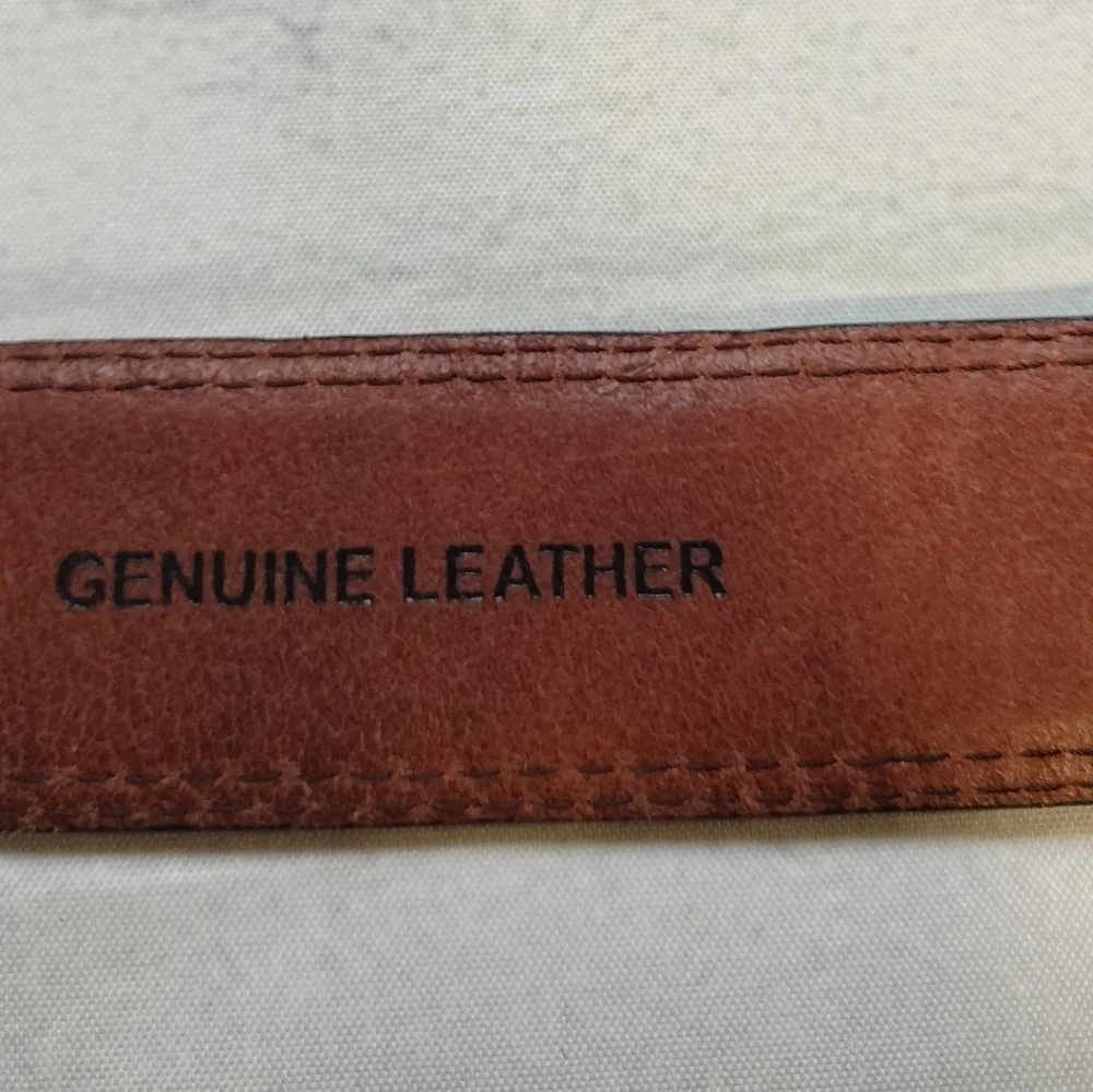 Columbia Men's Brown Genuine Leather Belt Sz 44 Metal Buckle